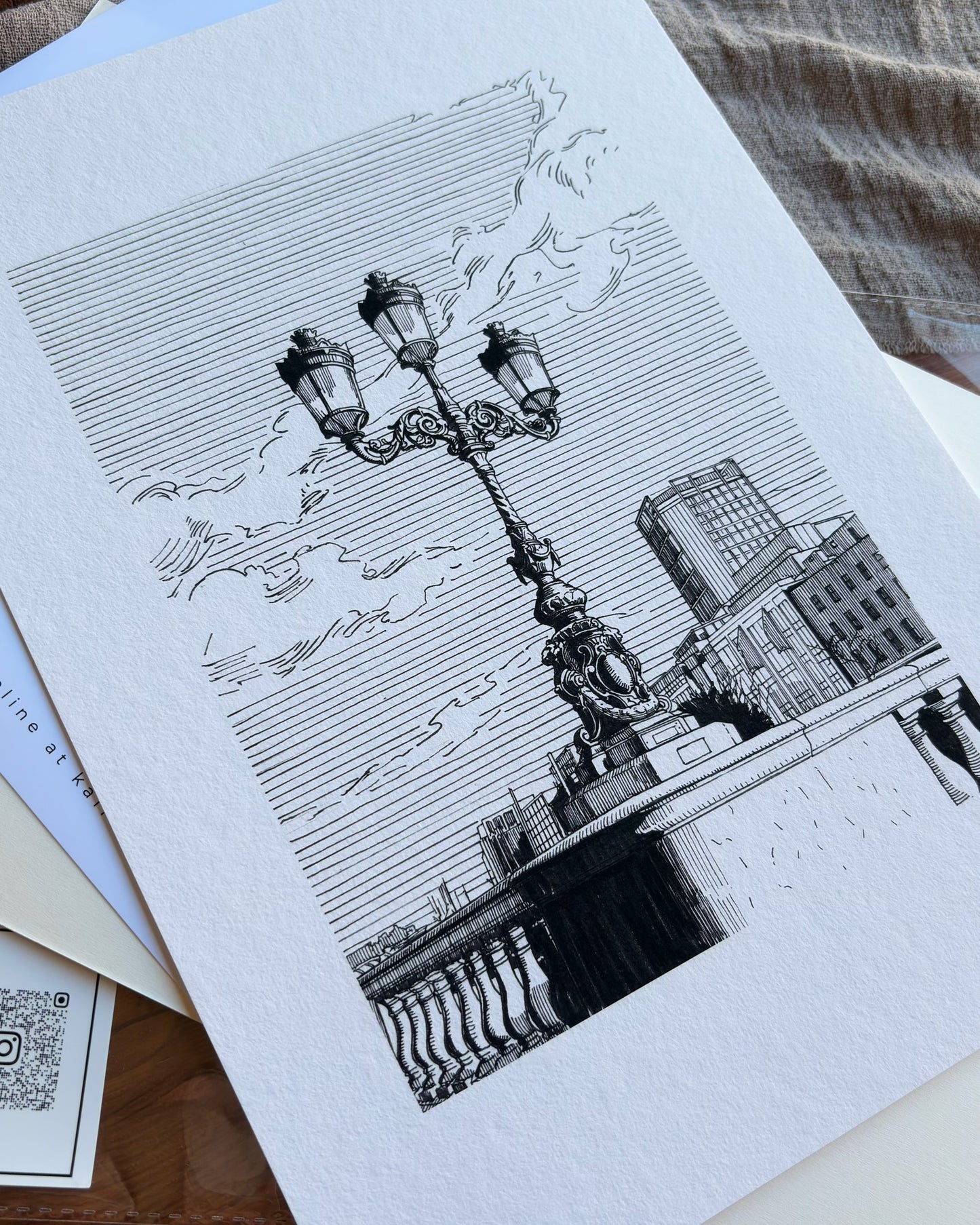 O’Connell Bridge Lamp — A4 Fine Art Print